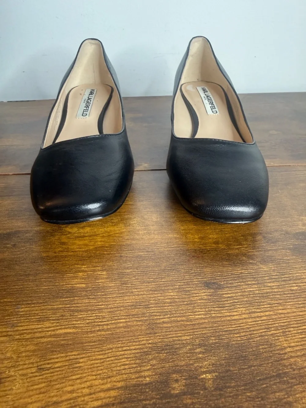Black Karl Lagerfeld Paris pumps (Size 7)